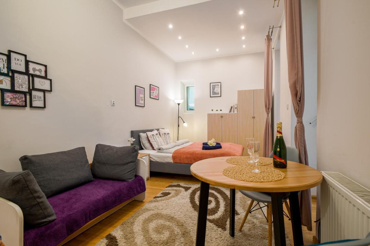 Kings Neighbor. Apartment 600 Meters From Castle Krakau Buitenkant foto